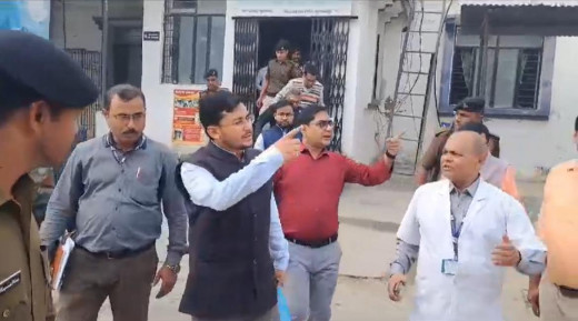 सदर अस्पताल में जिलाधिकारी का औचक निरीक्षण, 30 करोड़ रुपये से बनेगा नया मॉडल अस्पताल